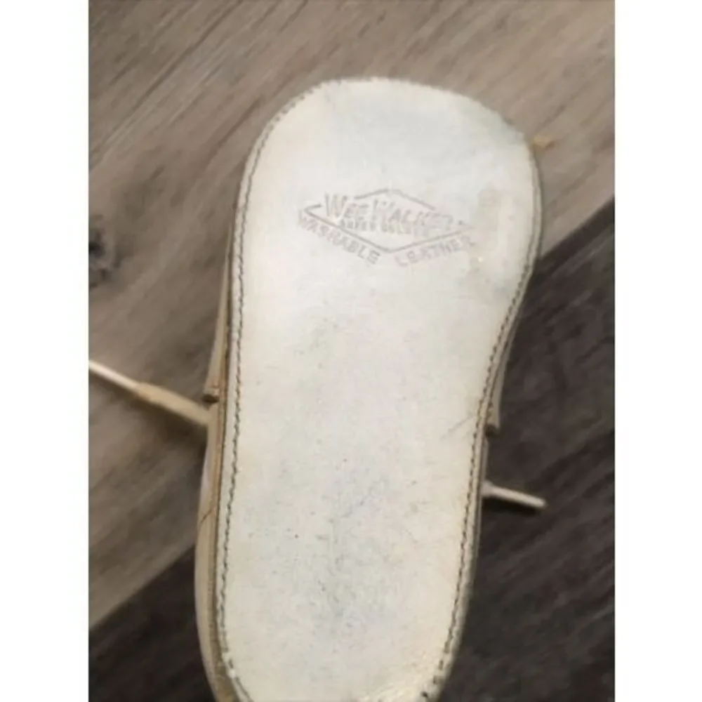 VINTAGE LEATHER WEE WALKERS BABY SHOES 1950's